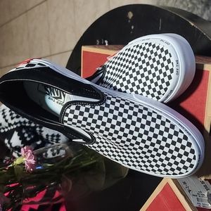Vans classic slip on "chalkboard dissaray"